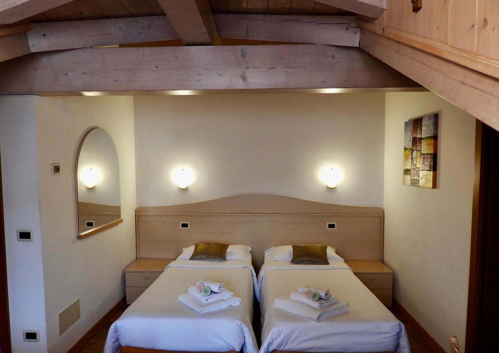 Hotel Garni Maffei Pinzolo Esterno foto